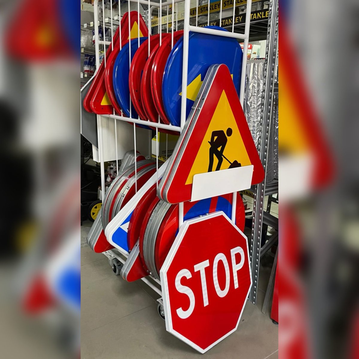 ¡Todo tipo de señalización para obras, ya lo tenemos en nuestras instalaciones!

📍Carretera de Monovar s/n
📞 965 387 856
📅 De 7 a 19:00 ininterrumpidamente