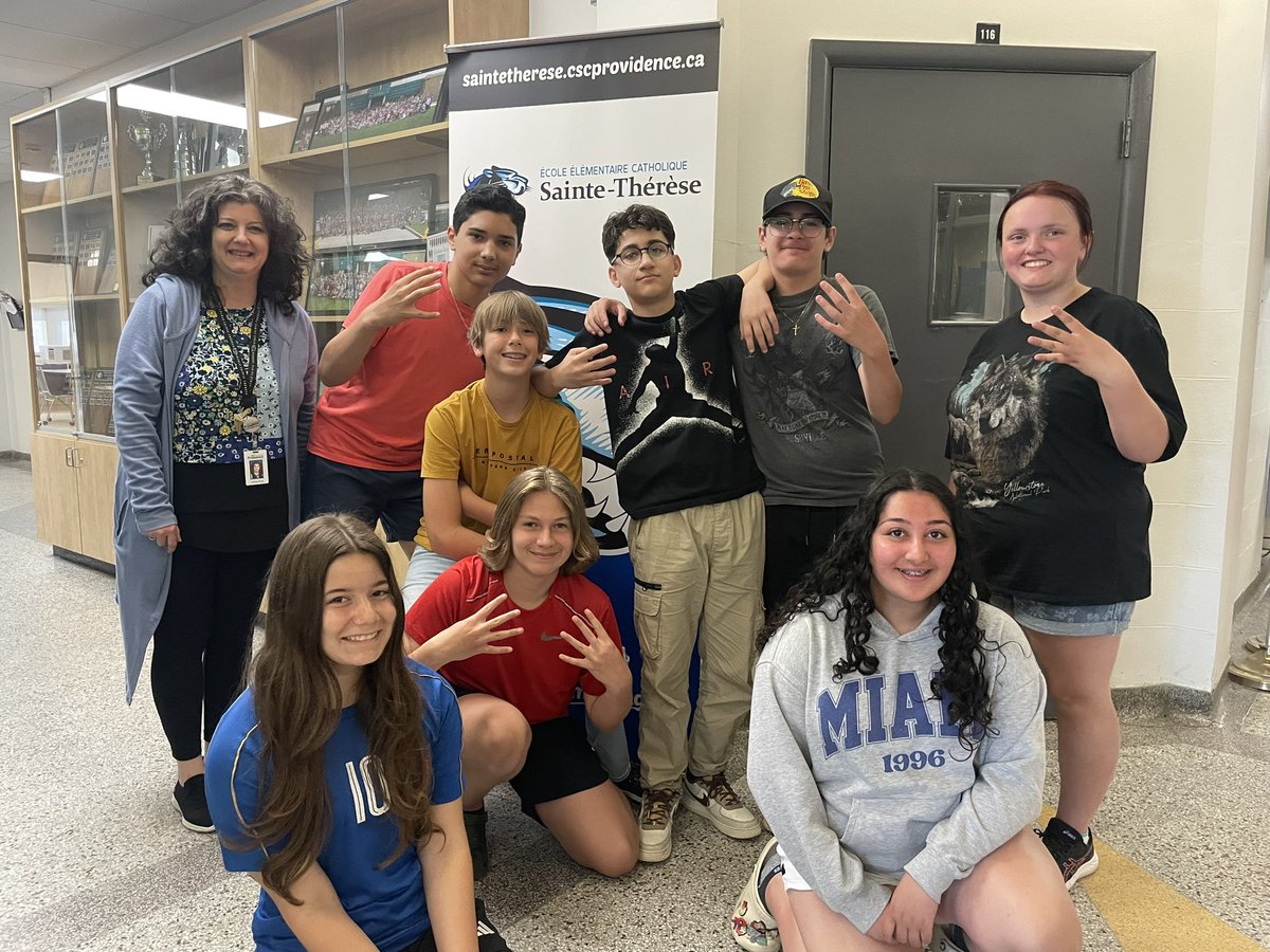 Bravo à nos élèves de 8e d’avoir remporté la 4e place des 11 écoles participantes du Conseil scolaire catholique Providence au concours Gauss de l'Université de Waterloo le 15 mai dernier! Une mention spéciale à Noor qui s’est mérité un score de distinction.