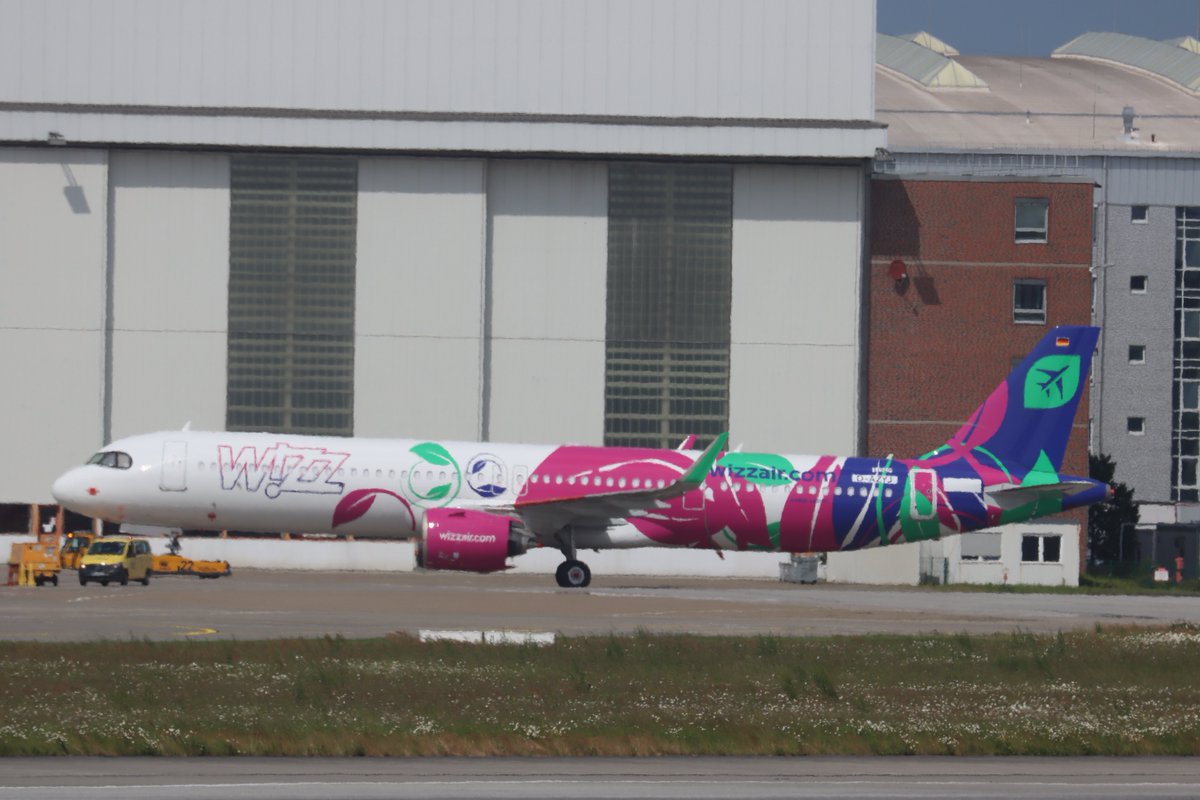 Tobias_Gudat's tweet photo. #A321neo #Wizz HA-
Spezial livery  Fly the Greenest
MSN11969 https://t.co/oD23wR7C5c