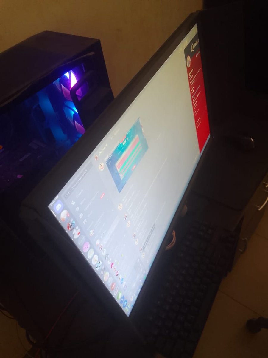 OdayFps's tweet image. Benq xl2740 240hz for sale
استعمال 5 ايام
ضمان 3سنين