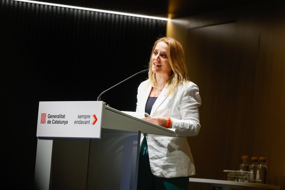 nataliamasguix's tweet photo. 🗣️ Presentem l'Aliança de #semiconductors: tenim el potencial d’esdevenir un actor important a Europa en aquest àmbit tan estratègic.

Treballem coordinats i des de diverses vessants. 

Avancem en una infraestructura clau: L’#Innofab, planta de prototipatge de xips a Cerdanyola. https://t.co/EI4b6fHg9g