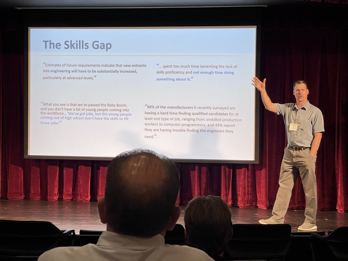IMECillinois's tweet photo. 🌟 Great event at @BHCCampus 🌟
We dug into the myth that #automation is too costly for small #manufacturers and explored solutions to #workforceshortages at this morning's roundtable event. #madeinil #ManufacturingExcellence @IMA_Today @SCADAware https://t.co/kBRXzsqBcb