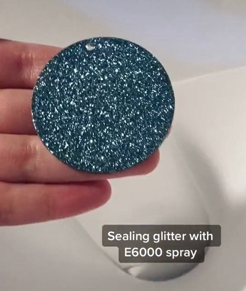 amazinggoop's tweet photo. Sealing glitter with E6000 before adding brite tone! ✨
https://t.co/VuRMgW4wIs
#nightowlvinyl #clear #sealer #glitter #lifehack #britetoneprojects #crystalac #keychainmaker #E6000 #E6000Spray #sprayadhesive https://t.co/zIVoFNhYQR