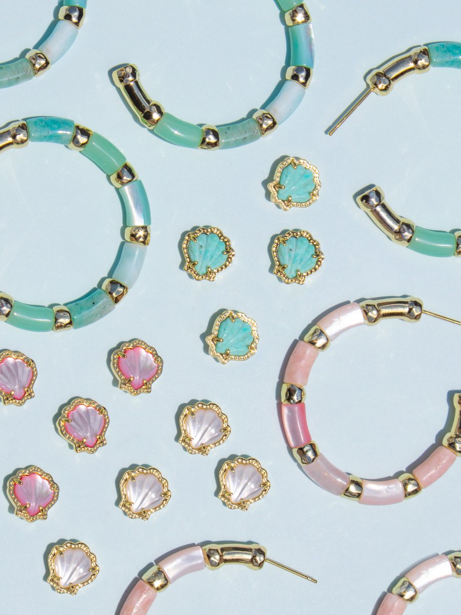 The 'where'd you get those?' earrings of the season! ✨🐚💖 Vibrant pops of color like sea green and blush will transport you to the Bahamas, one of Kendra's favorite spots! Shop our vacation-ready new arrivals here: bit.ly/3PLP1dQ