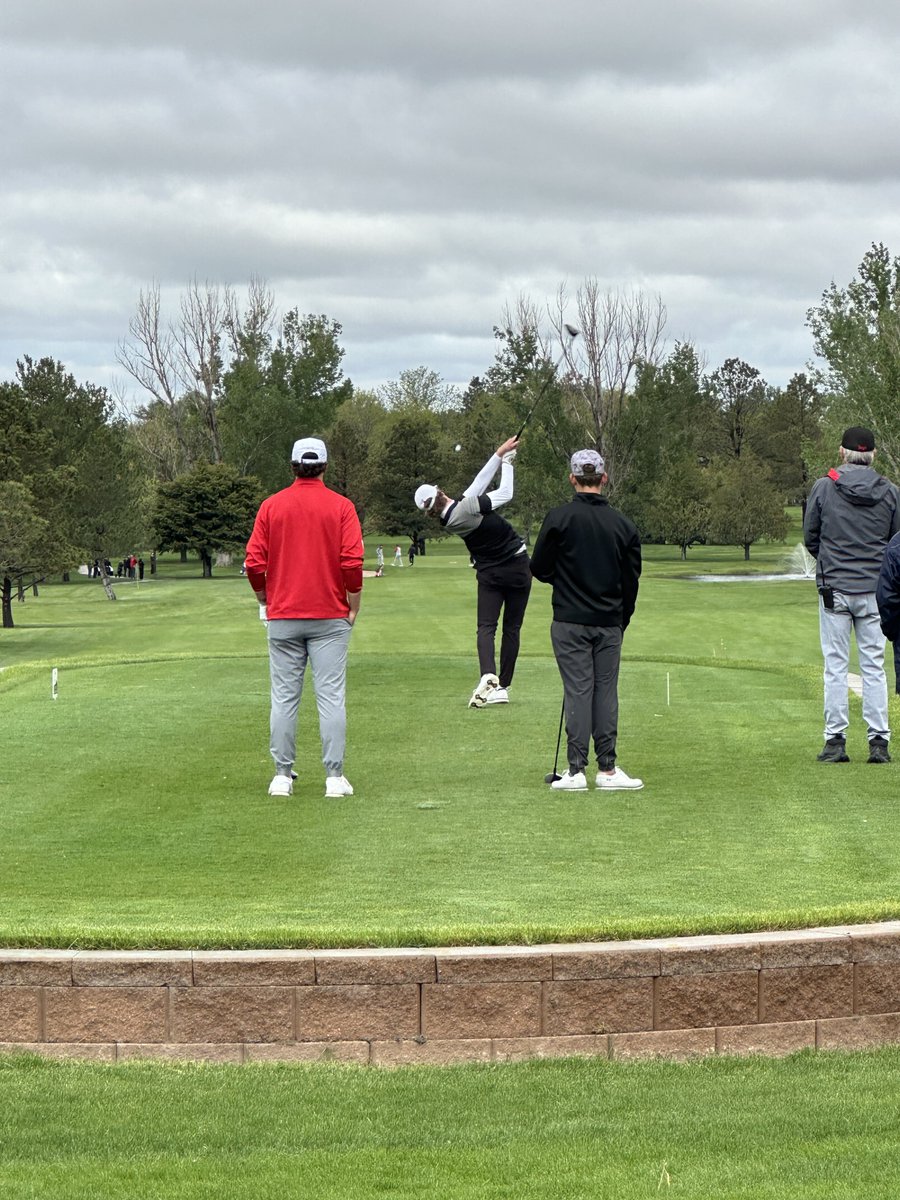EHS_Activity's tweet photo. ⛳️ Day 1 State @ElkhornBoysGolf Updates ⛳️ 

🤘🏼Follow results here: https://t.co/11i7jpLupL 

Tommy is off first and starts the day with a birdie! 🤘 https://t.co/Ut9Gv1QyDE