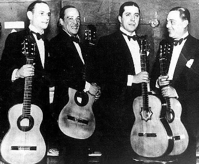 #BuenMartes HOY #LaHoraDelMaestro vida y obra del #Zorzal episodio 21/05 #Gardel y los guitarristas (Capitulo I) en #PorLaVuelta actualidad + info + #Tango 17 a 20 aire @la2x4 #BuenosAires @gcba @datacultura @MuseoGardel @anibaltroilo siempre está llegando!