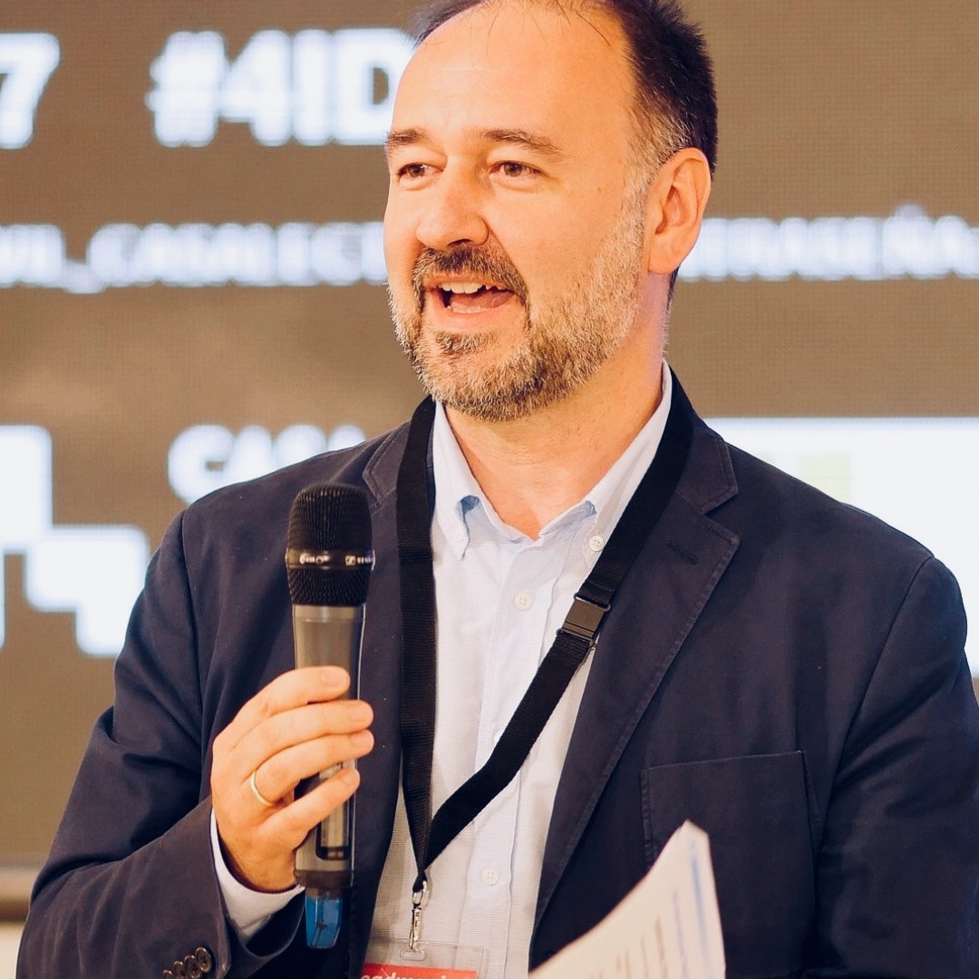 CEDROenlinea's tweet photo. En este artículo, @ANTAJM1971, director general de #FANDE, nos explica la importancia que tiene una buena gestión de los #metadatos en el sector del #libro.
💻 Disponible en #ElblogdeCEDRO
¡Ya puedes leerlo!: https://t.co/nktZaAC7Vp https://t.co/Fy1CUvnWU5