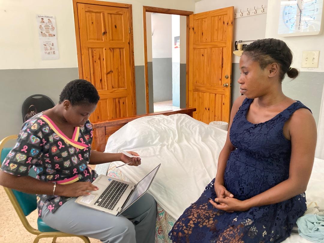 We believe in “stay and listen” because we are committed to faithfulness. #MaternalHealthcare #Haiti #TheologyofCare 

Learn more: heartlinehaiti.org/maternalcare