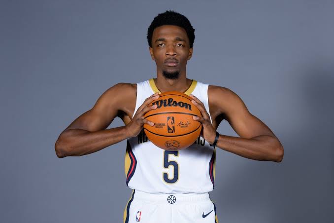 french_pelican's tweet photo. On veut une bonne nouvelle d'ici 2 heures @NBA #NotOnHerb #FirstTeamAllDefense https://t.co/UWkwBfo4Y9