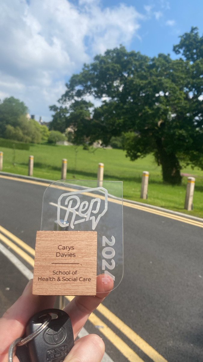 carysdavies_52's tweet photo. Very honoured to have been nominated and to receive an award for my dedication and commitment as a course representative over the last three years🤩 @SwanseaUni @SwanseaHSC @ParaScienceSU https://t.co/JaDKFVsvTu