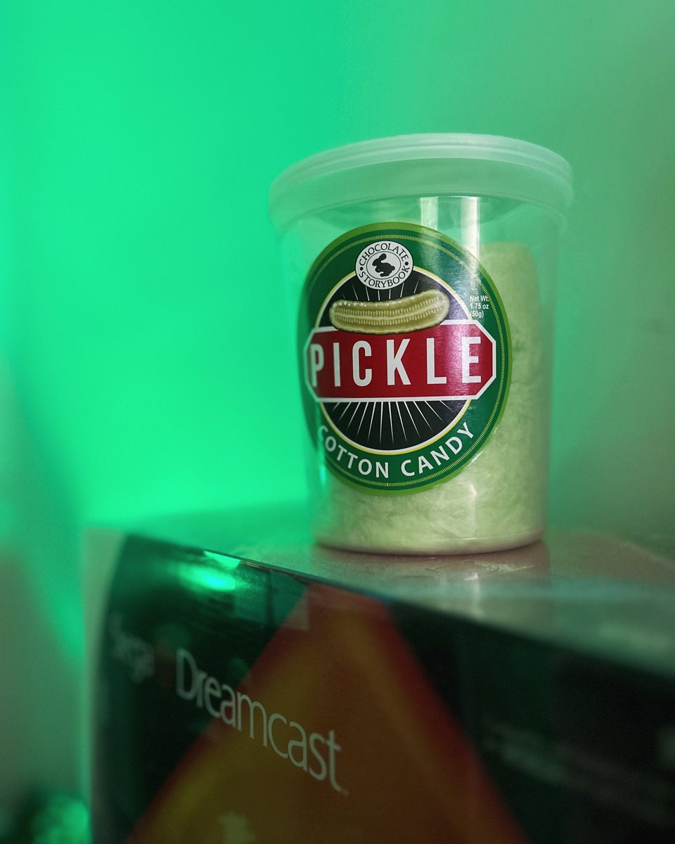we tried Pickle Cotton candy as a silly way to say thank you to all for the amazing support for @StJudePLAYLIVE! It tasted like crème brûlée matches…0/10 #charitystream