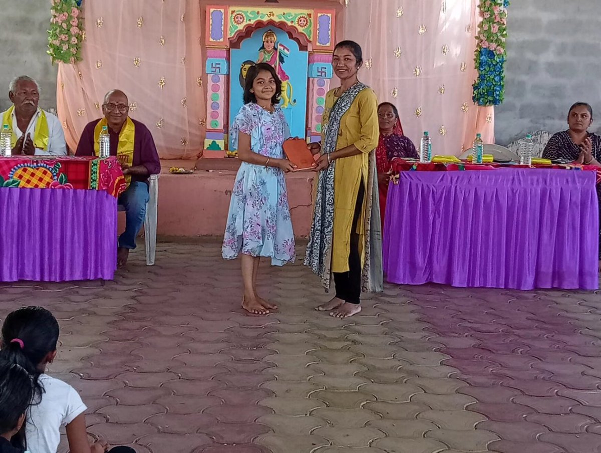 suryafnd's tweet photo. #GPDC
सूर्या फाउंडेशन आदर्श गांव योजना द्वारा भुवड - अंजार (कच्छ) गुजरात के पास चंदिया गांव में ग्रामीण व्यक्तित्व विकास शिविर का समापन समारोह संपन्न हुवा।
इस शिविर में 60 बच्चों ने प्रतिभाग किया।
समापन कार्यक्रम में श्री निशांत अग्रवाल जी, https://t.co/o1Hbcx198g