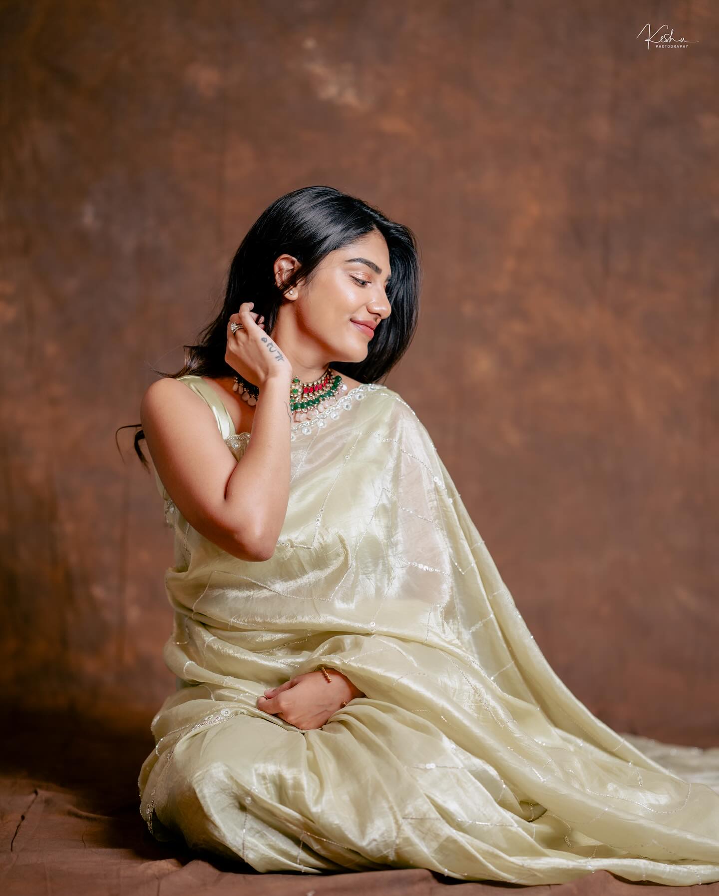 GOHWTheaEAEGqT8?format=jpg&name=large