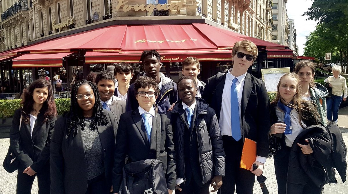 Découvert des établissement parisiens pour les élèves de première année du lycée Georges BAPTISTE à découvrir ici : …tellerie-restauration.ac-normandie.fr/Decouverte-des… <a href="/LyceeGbRouen/">Lycée Hôtelier Georges Baptiste Off</a>  <a href="/MarieGuguin/">Marie Guguin</a> <a href="/DurandAnnabel/">Annabel Durand</a> <a href="/BEUVANTH/">Beuvant Herve</a>