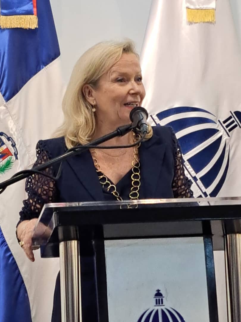 Se inaugura en 🇩🇴 misión del Consejo Consultivo Científico y Técnico de UNESCO (STAB) para el estudio de los restos patrimoniales subacuáticos sumergidos en la bahía de La Isabela.
La directora de <a href="/UNESCOHabana/">Oficina Regional UNESCO La Habana</a> , Anne Lemaistre, afirmó: