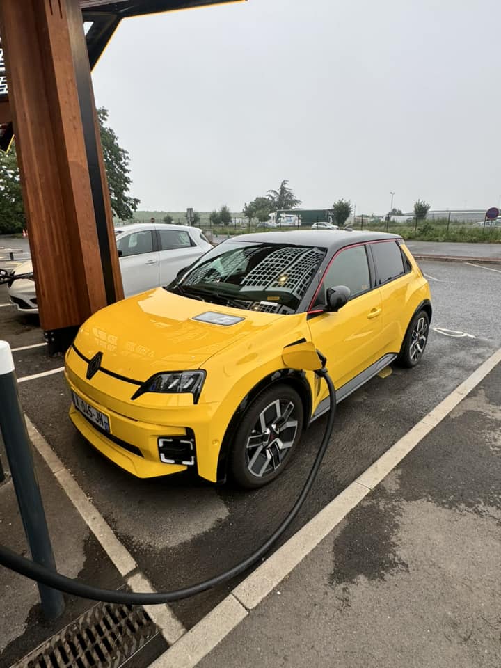 Je veux cette Renault 5 électrique au Canada.

33,500 €
Batterie de 52 kWh
V2G / V2L
Disponible en décembre 2024