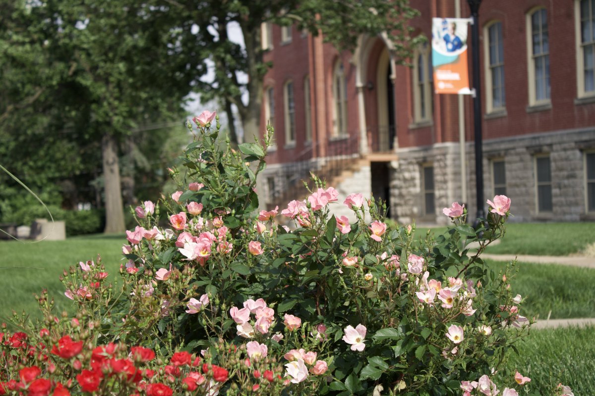 The flowers have bloomed and the sun is shining, meaning Quincy University will operate under the following summer schedule. Enjoy your summer everybody! ow.ly/LN4G50RPkw1 #QuincyUniversity #SummerSchedule #SummerTime