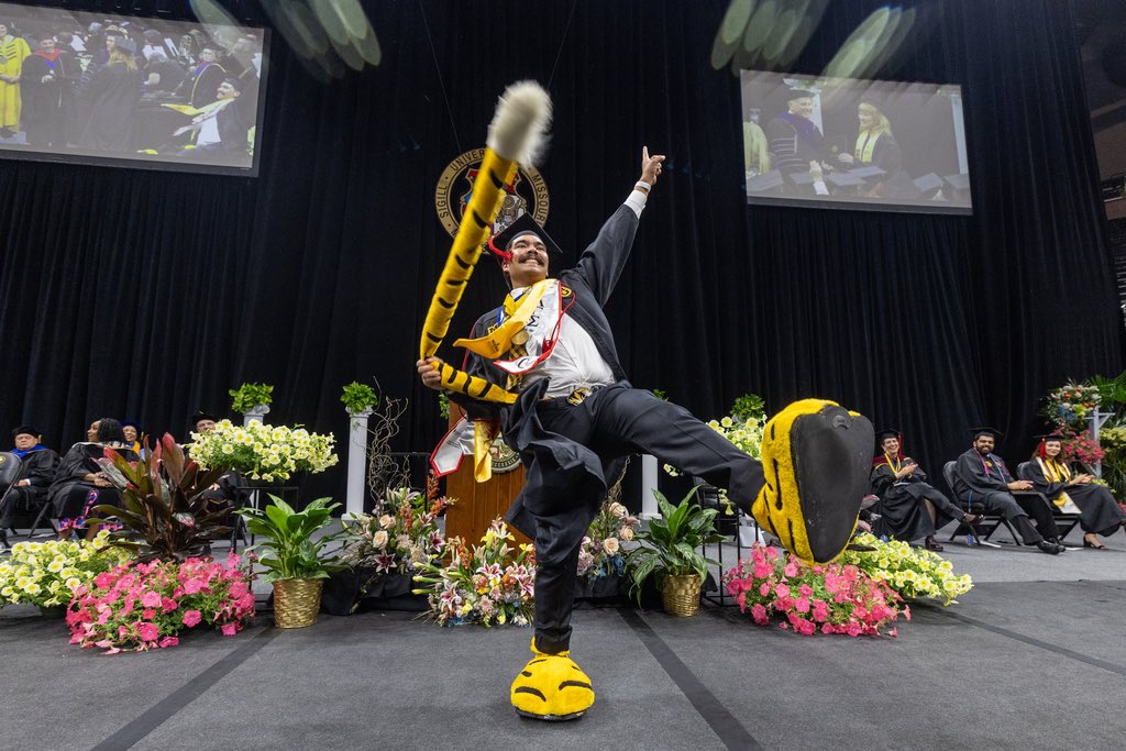 SECAcademics's tweet photo. Mascot graduations hit different ๐
#SECGrad x #ItJustMeansMore https://t.co/iGRb9phTxU