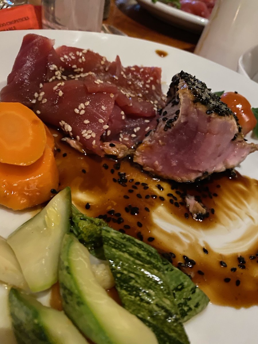 You can always count on our chefs bringing their A game! This fresh-caught tuna looks so good you can almost taste it😛

#fishing #crocodilebay #fishingreport #fishingtrip #lovetofish #osapeninsula #vacayvibes #vacationmode #travel #familytrip #familyvacation #adventure