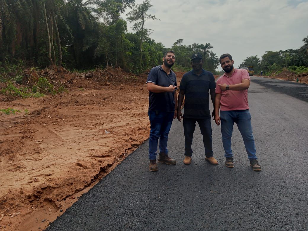 Ladies and gentlemen, asphalt binder work has commenced on Ekiti-State Ring Road yesterday, Monday 21/5/2024. When we say Governor BAO means business, it’s not a political statement. When we call him the Construction King , it’s not a mere nickname. This Governor is not here