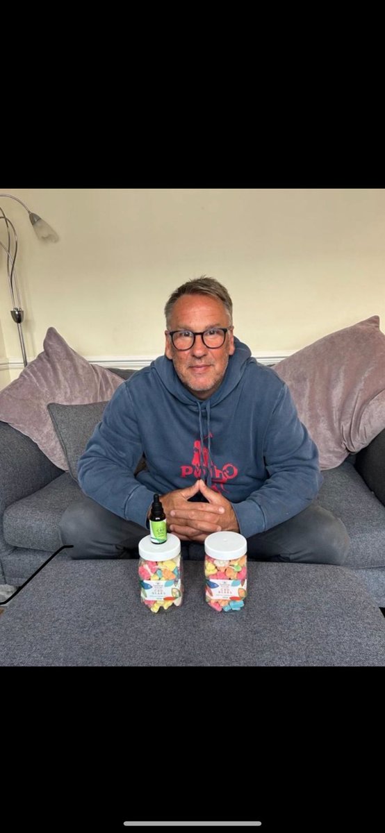 I honestly want to help as many of you as I can, Retweet and follow <a href="/supreme_cbd/">Supreme CBD - UK’s #1 CBD OIL</a> if you want to try <a href="/supreme_cbd/">Supreme CBD - UK’s #1 CBD OIL</a> free of cost tonight 👍🏻 will help some my followers out who suffer from anxiety/depression any aches/pains or insomnia,  you can all also get FREE GUMMIES WORTH £80