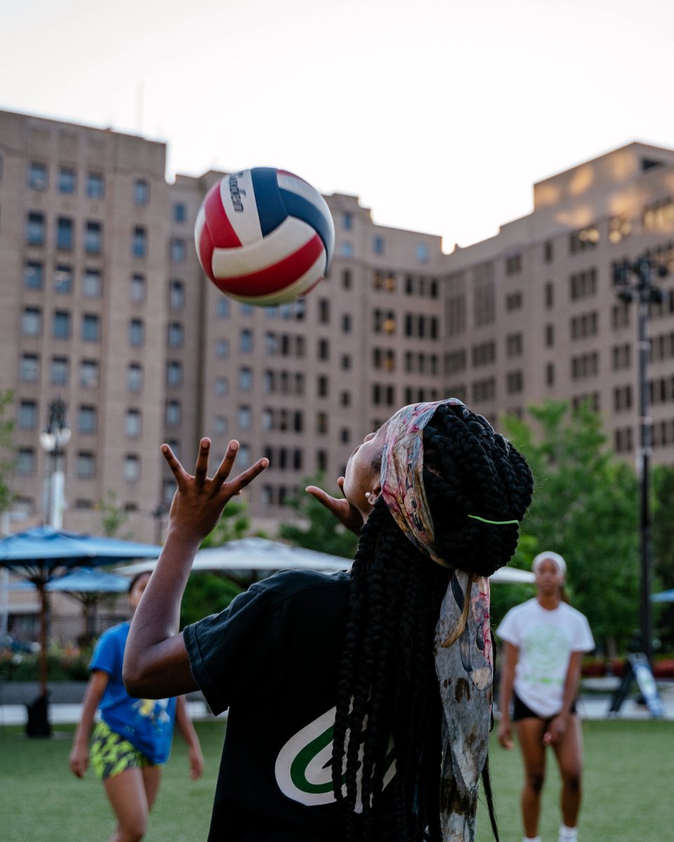 Ready to break a sweat and have a blast? 💦 @ComePlayDetroit has sports leagues where everyone can be a part of a team! 🙌 Select teams still have openings for this summer, so don't wait—register now: bit.ly/3UvdZjN 

#BeaconParkDetroit #DowntownDetroit #DTE @DowntownDet