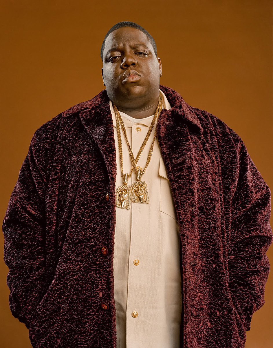 DailyRapFacts's tweet photo. Happy Birthday to The Notorious B.I.G 🎉

He would’ve turned 52 today 🌹 

Long Live Biggie Smalls 🕊 https://t.co/O0J0VmFCnx