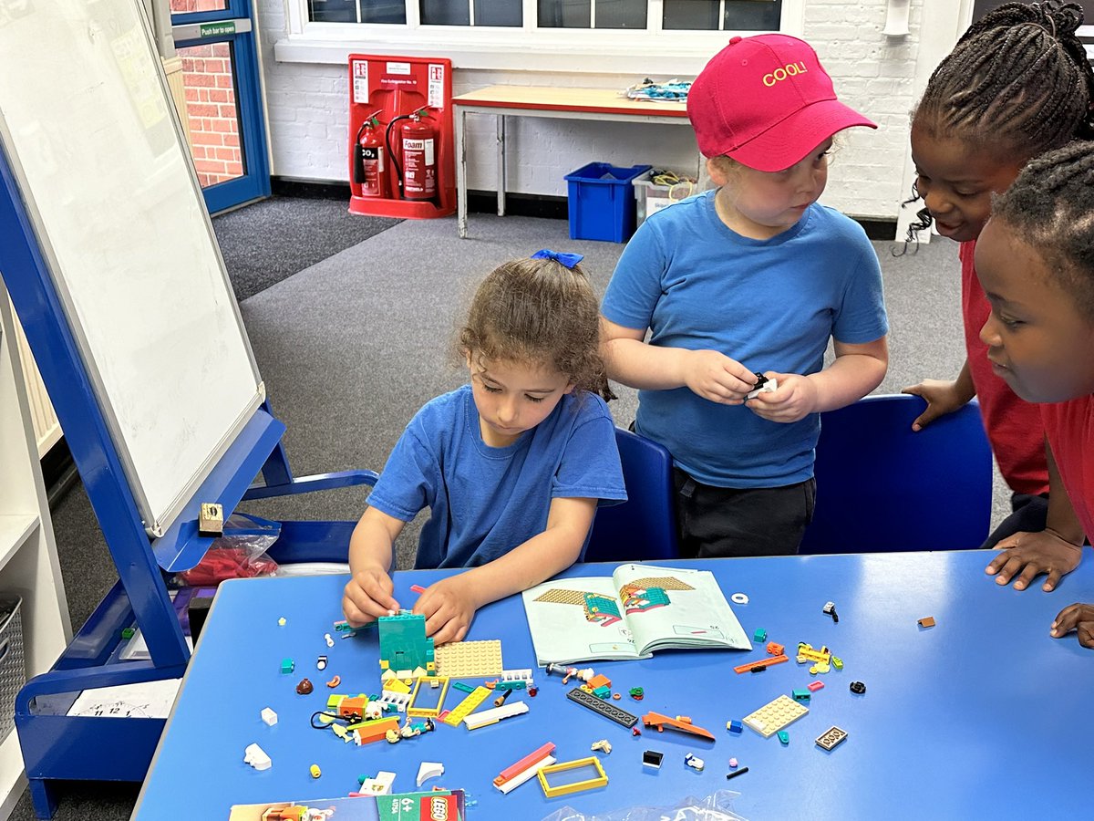 Our KS1 Lego Club had the challenge to build a train station! They did amazing!! 💙💛 @stocsch @LEGO_Group @LEGOIdeas  @LEGOLANDWindsor