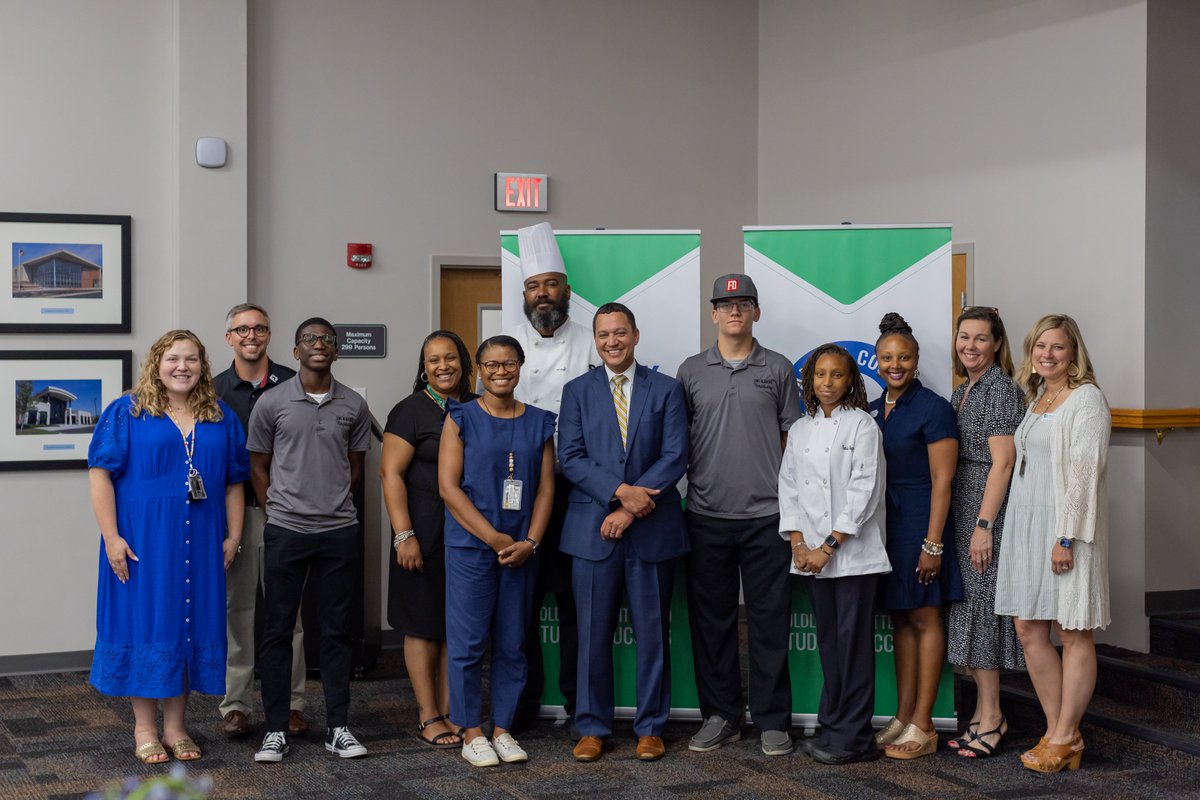 BCSchools1's tweet photo. We’re thrilled to welcome Dr. Dallas LeDuff as our new #BarrowBOLD Superintendent! Here are some photos from our first meet-and-greet with BCSS staff. Thank you to Sims Academy staff and students for the beautiful flowers and refreshments they provided. https://t.co/Sp4KZGxZhZ