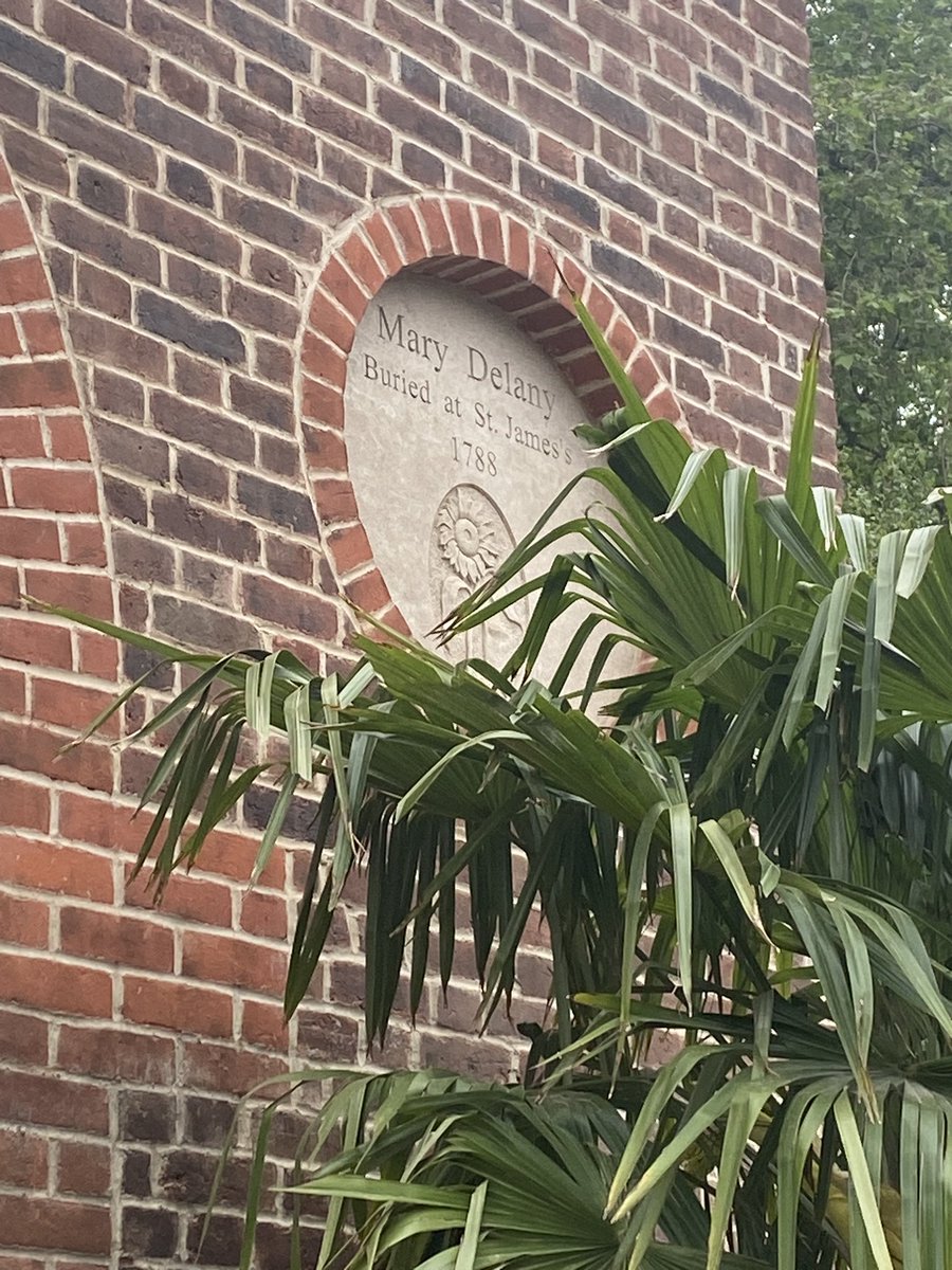 Stayed @LandmarkTrust this month Bath House with wonderful Mary Delany shell work landmarktrust.org.uk/search-and-boo… and then saw her remembered @The_RHS #ChelseaFlowerShow on St James Piccadilly garden today - coincidence