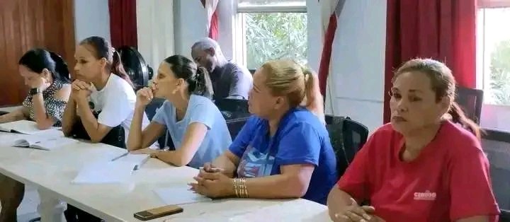 AriasJudet's tweet photo. En #MoaPrimeraPorElTrabajo realizamos hoy la reunión de casos connotados . Con un profundo análisis del comportamiento del delito en el municipio #MOA.
#PoderPopularMoa
#PCCMoaTrabajaYEnaltece
#HolguinSi https://t.co/GdiDVXuGQH