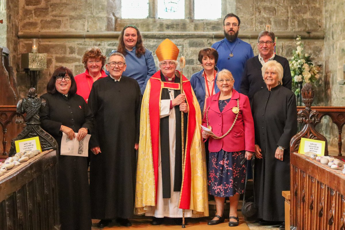 DioceseofDurham's tweet photo. A joy to see local communities, schools &amp; civic dignitaries gather together today at St. Paul’s Jarrow for a special service led by @Bishopofjarrow to celebrate the 1350th anniversary of the birth of St. Bede. Read more / photos 👉 https://t.co/b6PiVPsKRP https://t.co/m7WiFOPhIm