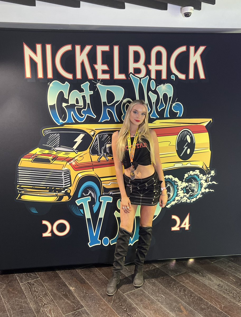 EmilyWalklett's tweet photo. Nickelback Get Rollin’ Tour 2024! ❤️🚌
Manchester VIP 😊
@Nickelback @VIPNation #Nickelback #GetRollin #GetRollinTour #NickelbackGetRollin #ChadKroeger #NickelbackVIP #VIPNationEU #Rockstar https://t.co/fkMBH9HYgc