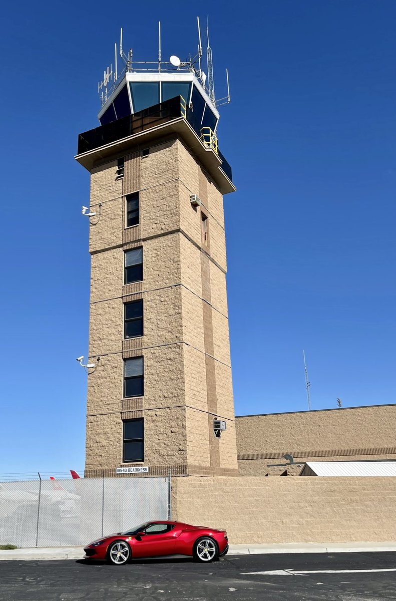 Look for the Ferrari at the base of the Victorville control tower. @FerrariConnois1 @chasinglimits1 @NetoDemetriou @KirbysCarBlog @KenLingenfelter @HeauniqueGroup @SupercarOwner @tomsegura @TheSmokingTire