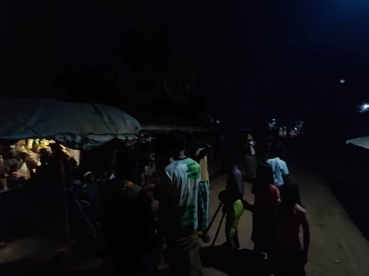 Mr_JakuOfficial's tweet photo. #Ro several children,older men &amp; women get together as defenders of #RohingyaYouth &amp; #YoungSisters from Unknown Gangs who r abducting forcibly #RoYouths fm #RefugeeCamp to Myanmar to join #Arakkha(AA) where is no access of security, personalities.Urgent need @UNHCRAsia securities https://t.co/zEP1oDRbAs