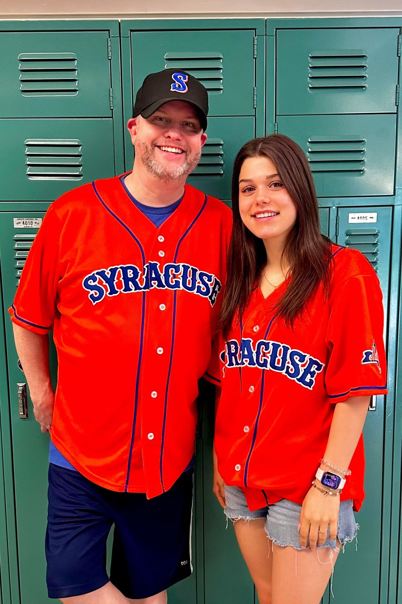 Twin day at <a href="/LCSDOfficial/">Liverpool CSD Official - New York State</a> High School for #spiritweek with my twin representing our <a href="/SyracuseMets/">Syracuse Mets</a>