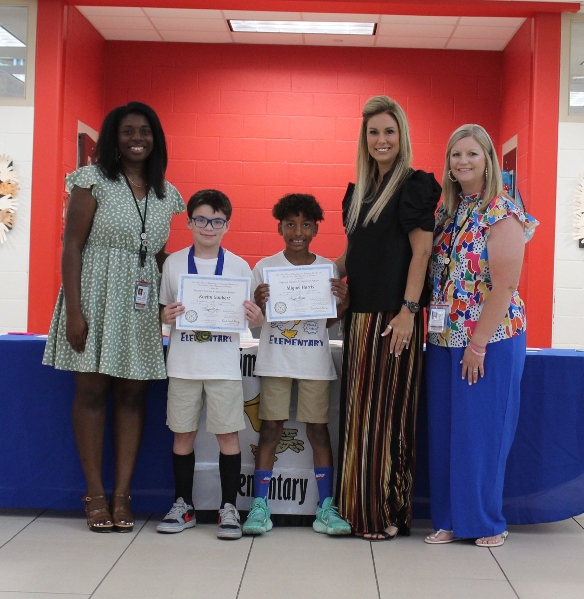 Congratulations to all of our second graders who earned awards! We know you are going to do great things @Lakewood_Gators! Thank you to former principals, Ms. Clement and Ms. Sumrall, for coming back to MPE to present your awards.