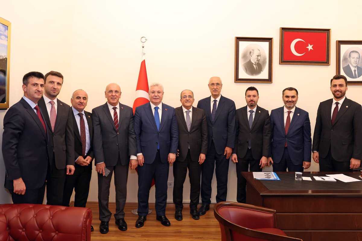 celebimehmeta's tweet photo. Milli Savunma Bakan Yardımcımız Sn. Şuay ALPAY’la;
-Sözleşmeli erlerimizin kamuya atanmaları,
-Er gazilerimizin emsal sorunu,
-2000-2001-2002 mezunu astsubaylarımızın emeklilik durumları konularında istişare yaptık. Çalışmalarımız devam edecektir. 

Sayın Bakan Yardımcımıza misafirperverliği için teşekkür eder, çalışmalarında üstün başarılar dilerim.
@tcsavunma
@celebimehmeta
@FeyziBerdibek1
@suleymansahan66
