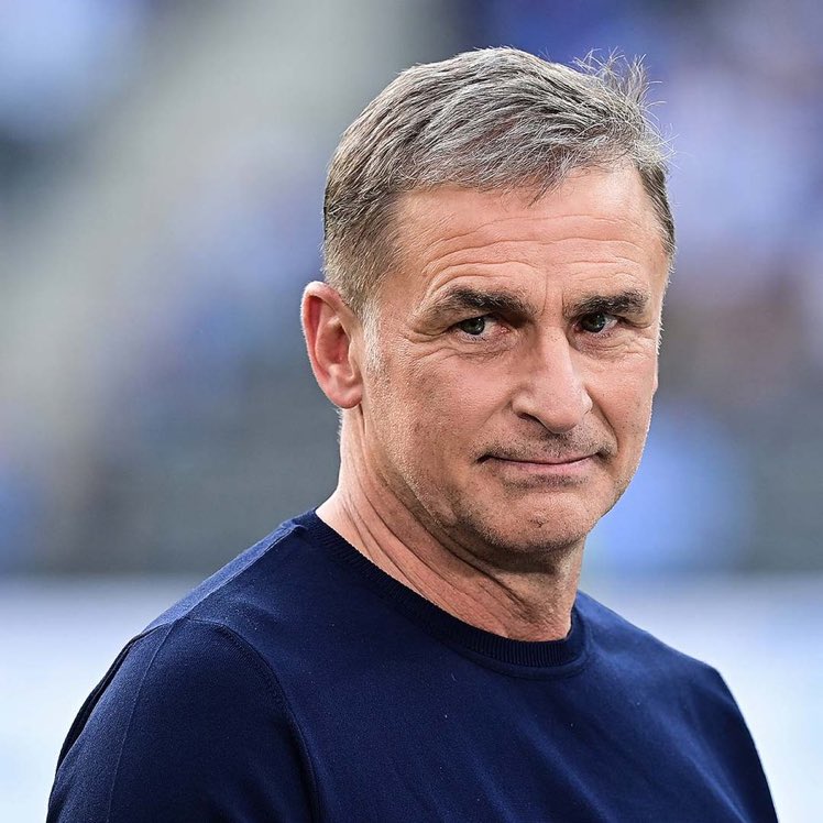 Bundesliga 2 ekiplerinden Hamburg, sportif direktörlük görevine Stefan Kuntz'un getirildiğini açıkladı.