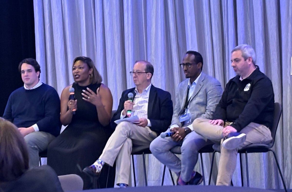 🗣 Our ED Morgan Malone is on the mic at @JournalismProj #AJPalooza in Minneapolis! What does it take to reach sustainable scale? She spoke on a panel with colleagues across the #localnews community where they brainstormed together 🧠⚡️