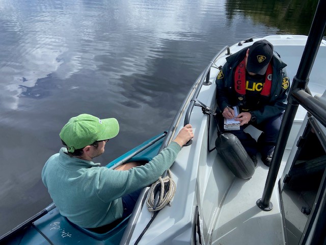 Central Region OPP want to remind boaters of 5 key safety tips for Safe Boating Awareness Week: 1. Wear your lifejacket 2. Boat sober 3. Take a boating course 4. Be prepared, you & your vessel 5. Be cold water safe #OPP #BbrOPP #HvilOPP #PtboOPP #CSBC #BetterBoater #BoatingTips