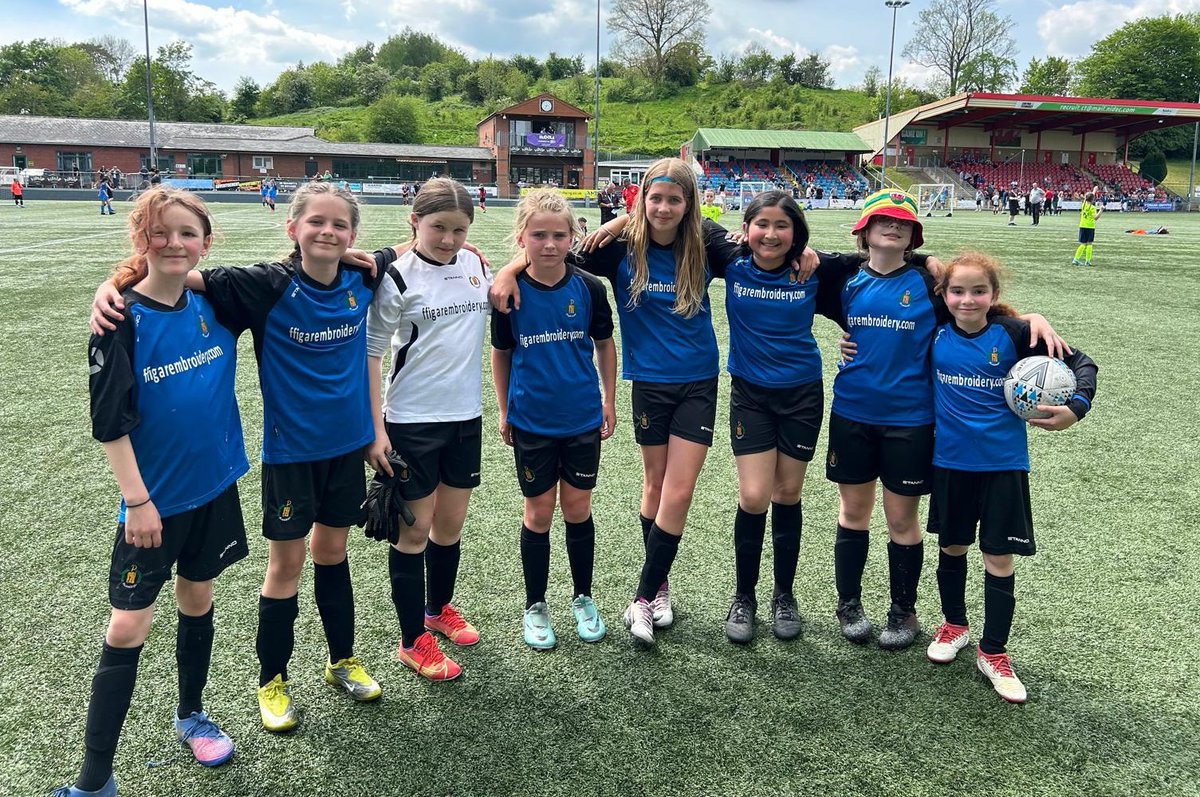 Congratulations to the Girls of Ysgol Plascrug on their performance at the National Primary 5`s competition at Newtown. The girls won three games, lost 2 and drew one finishing third in their group. A very creditable performance and congratulations to the girls and the coaches