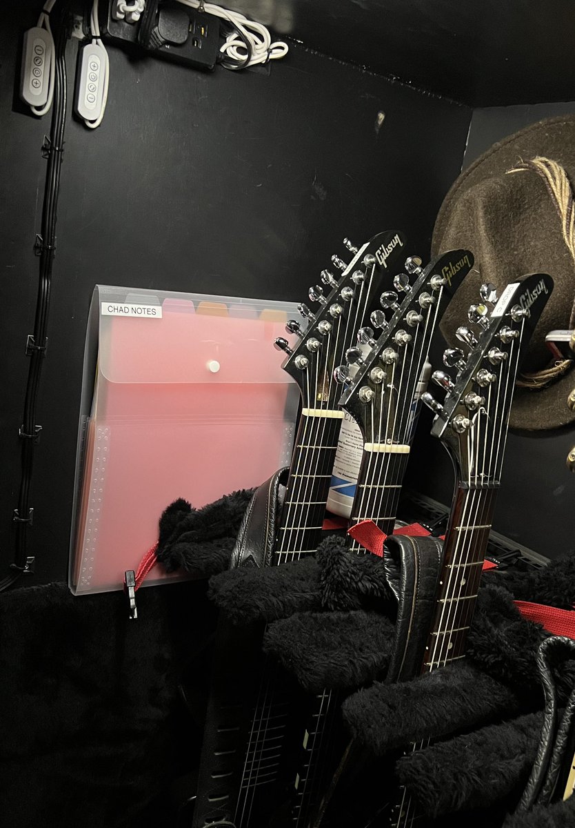 EmilyWalklett's tweet photo. Behind the scenes at the Nickelback Get Rollin’ concert in Manchester! Featuring the Dark Horse guitar 🥰 @Nickelback #Nickelback #GetRollin #GetRollinTour #NickelbackVIP #VIP #ChadKroeger #Rockstar https://t.co/73YmpZmcX0
