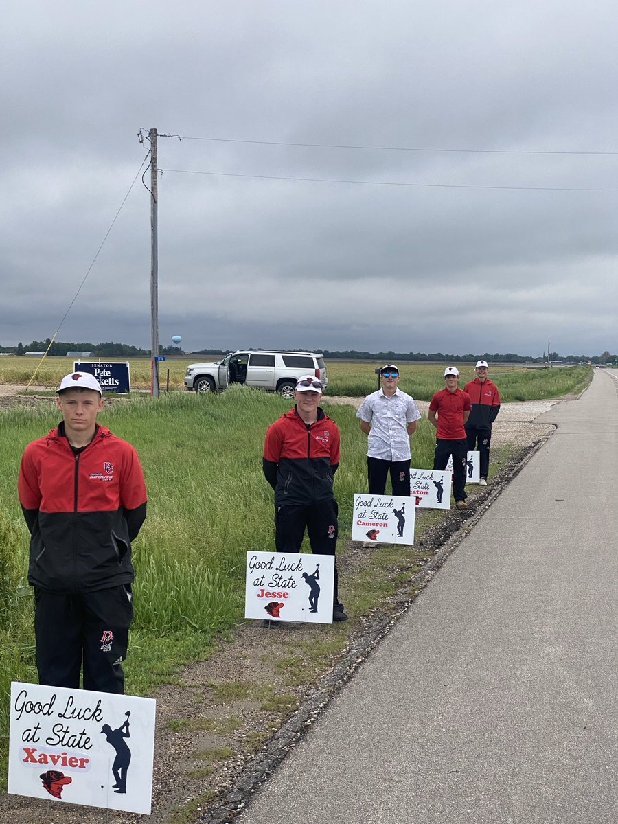 Dub1V's tweet image. Super proud of these guys this season!  Ominous skies lurking for day one at state golf. #goscouts