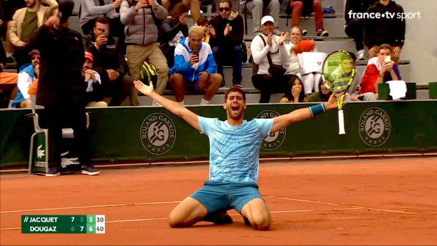 🔥🇹🇳

ÉNORME !

Aziz Dougaz a remporté sa première victoire à Roland Garros en battant Kyrian Jacquet par deux sets à un.
Encore deux tours pour le tunisien pour intégrer le tableau final. 

#RG