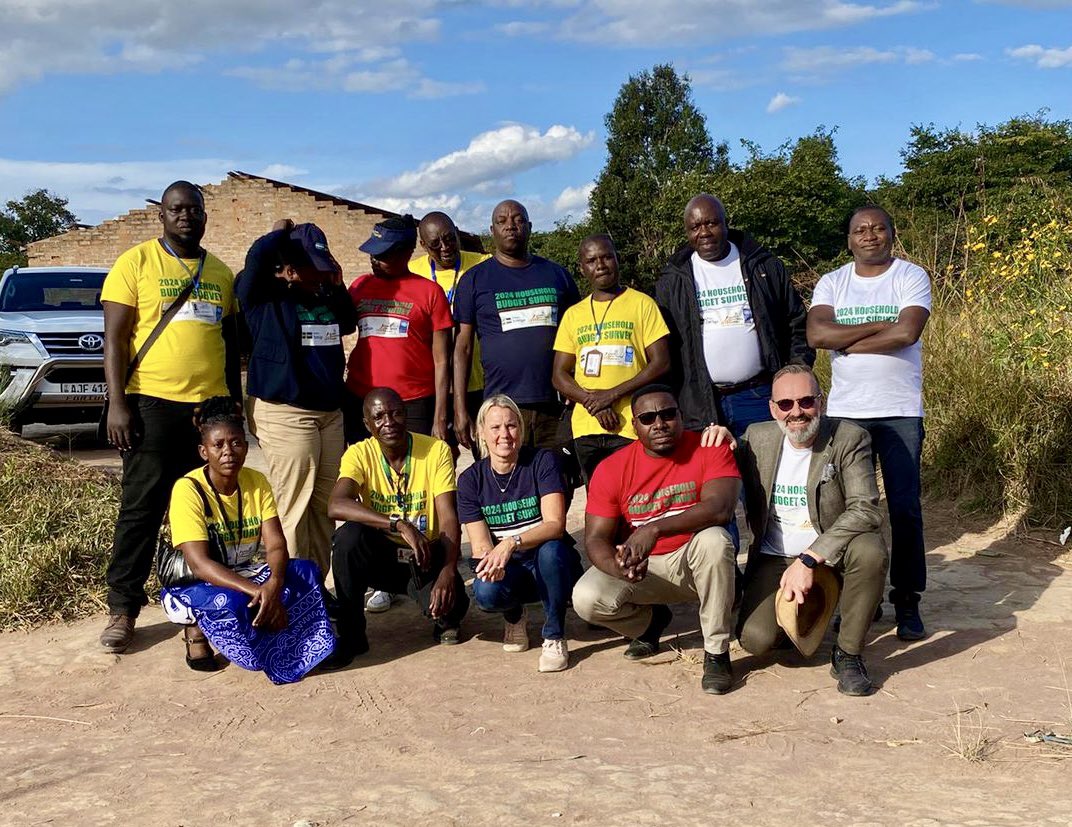 SweAmbZam's tweet photo. 👉🏼 The 2024 Household Budget Survey - hugely important for policymaking as well as for budget allocations. 

👉🏼 Proud that 🇸🇪 supports 🇿🇲 through the collaboration between @zamstats and @SCB_nyheter 

👉🏼 Great seeing data collection live today in Mungwi District! https://t.co/jnm1SKOFJ9