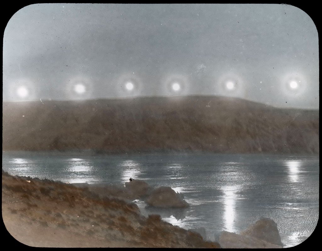 📷 'The last row of suns' 1913-1917, by Donald Baxter MacMillan (1874-1970). Timelapse photo, silver gelatin on glass.