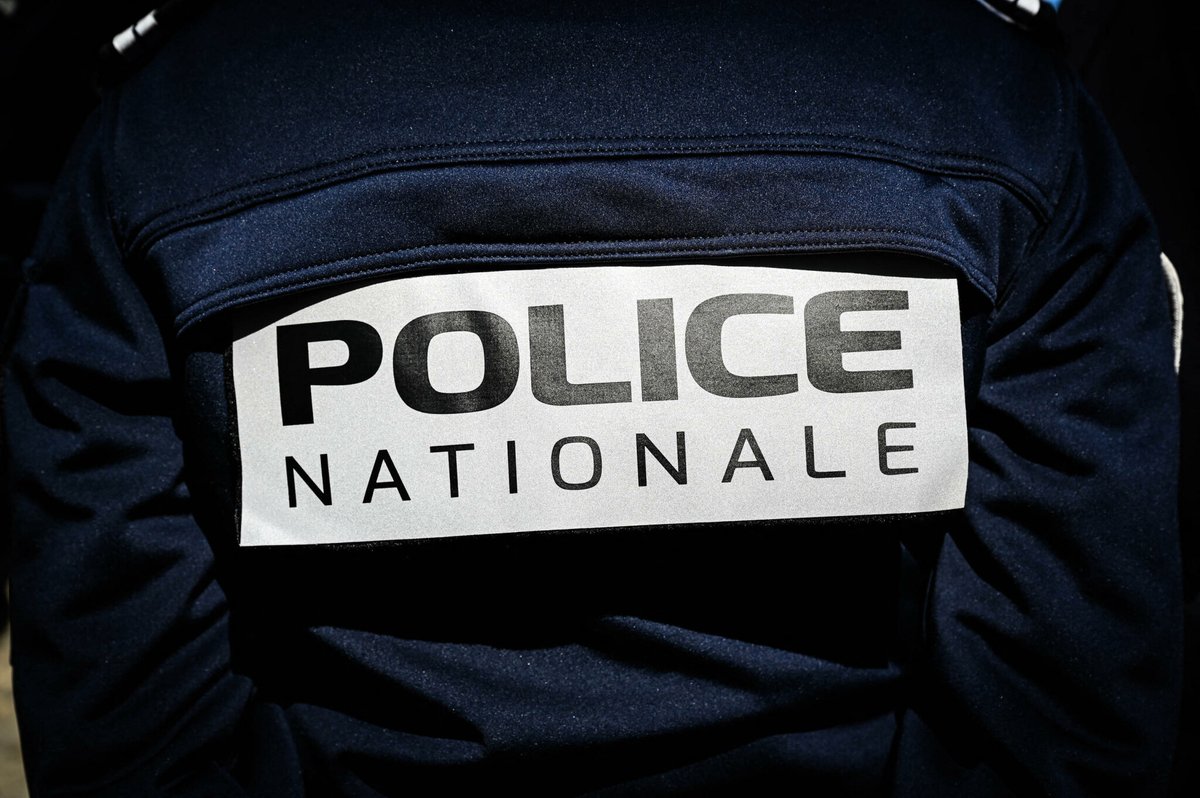 le_Parisien's tweet photo. 🔴 Un enfant de 8 ans a perdu la vie aujourd'hui en Seine-Saint-Denis

Son père a été placé en garde à vue

➡️ https://t.co/MYoyBQtR06 https://t.co/7piHVr8eGj