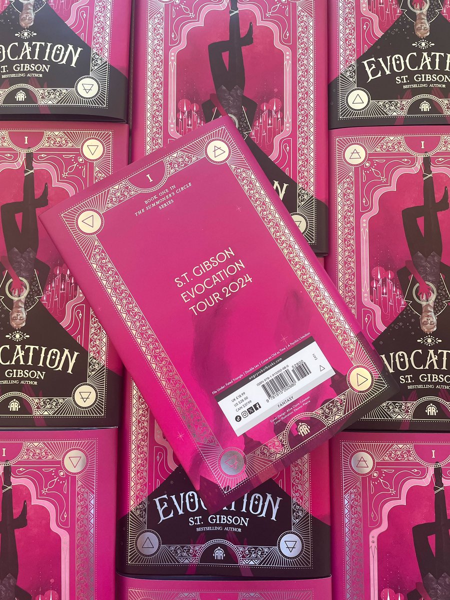 BhamWaterstones's tweet image. We have some very exciting news!! Anyone who comes to our event with @s_t_gibson will get an exclusive pink colourway dust jacket!! Isn’t she pretty? 😍 

Don’t worry, there’s still tickets left! Click the link in our bio to book yours!! 

#stgibson #evocation #BookTwitter