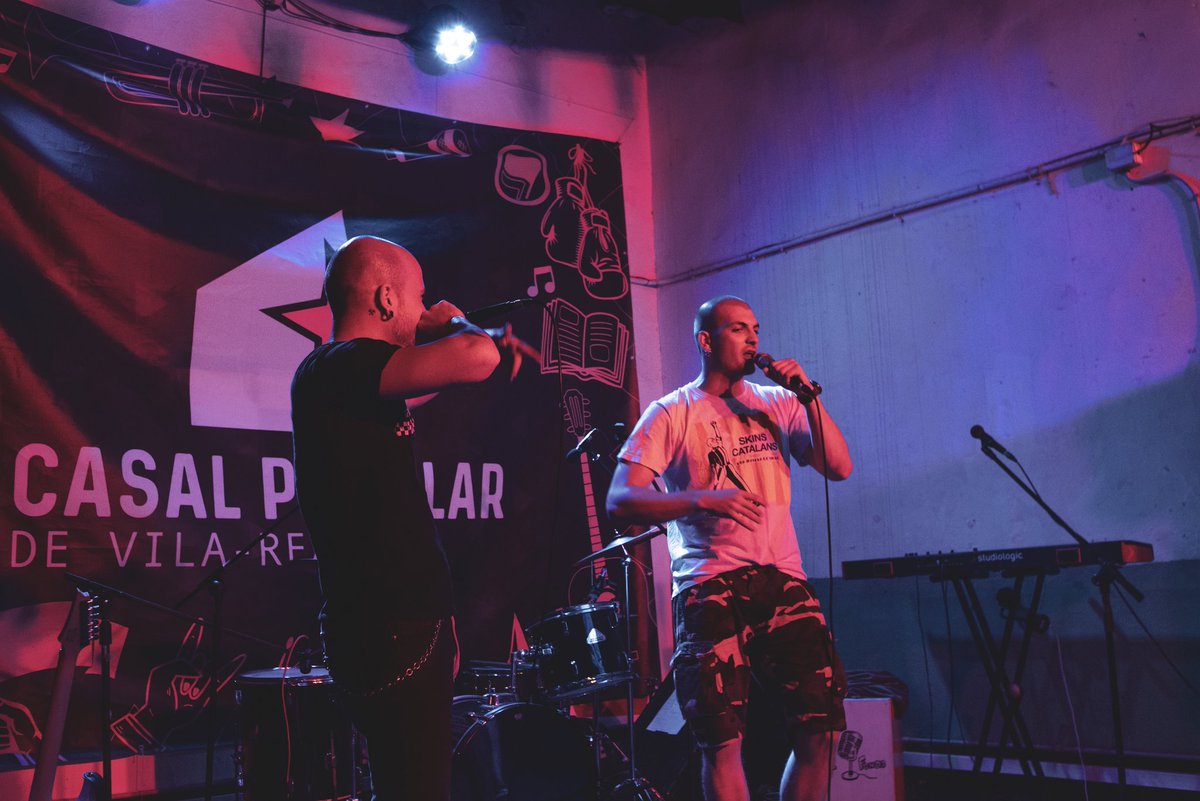 CasalPopularVr's tweet image. Encara amb la ressaca física i emocional present al nostre cos, tanquem una nova edició de les FAV. Volem donar les gràcies a totes les persones que l'heu fet possible. A la gent que ha col·laborat en les barres, en l'organització, als artistes dels grups...